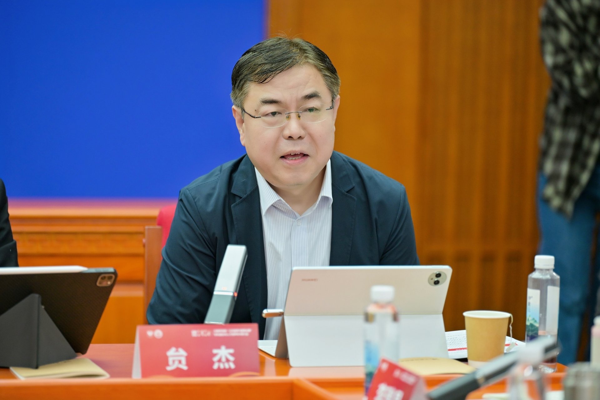 实践成果与战略需求融入育人体系全过程