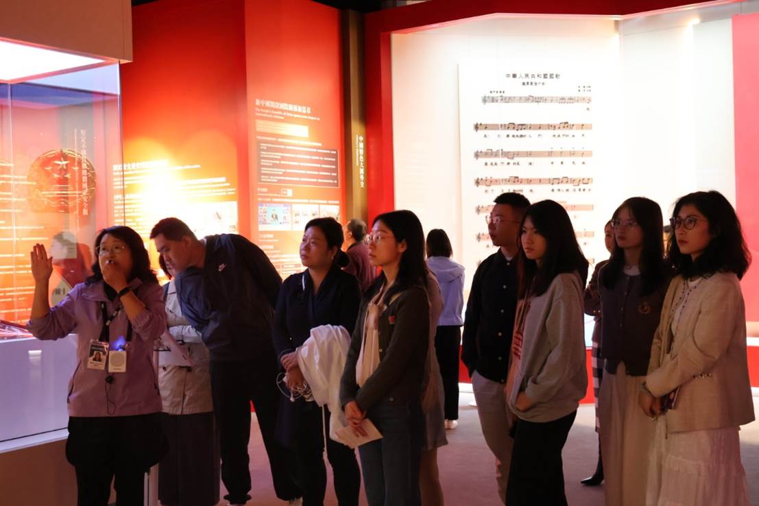 文化事业与文化产业蓬勃发展