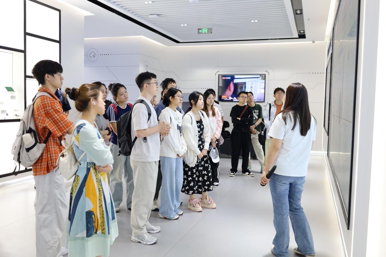 聚焦公共政策与开云线上平台治理自主知